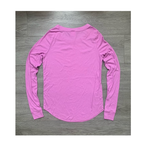 ✖️SOLD✖️VS PINK Long Sleeve - Picture 2 of 4